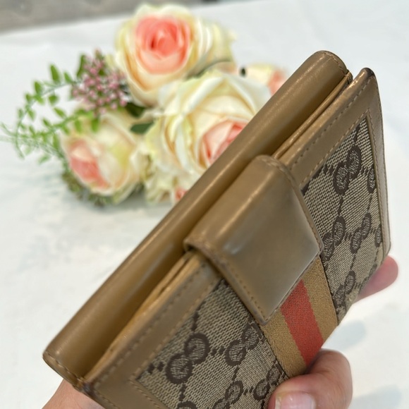 Authentic Gucci wallet - Picture 5 of 13